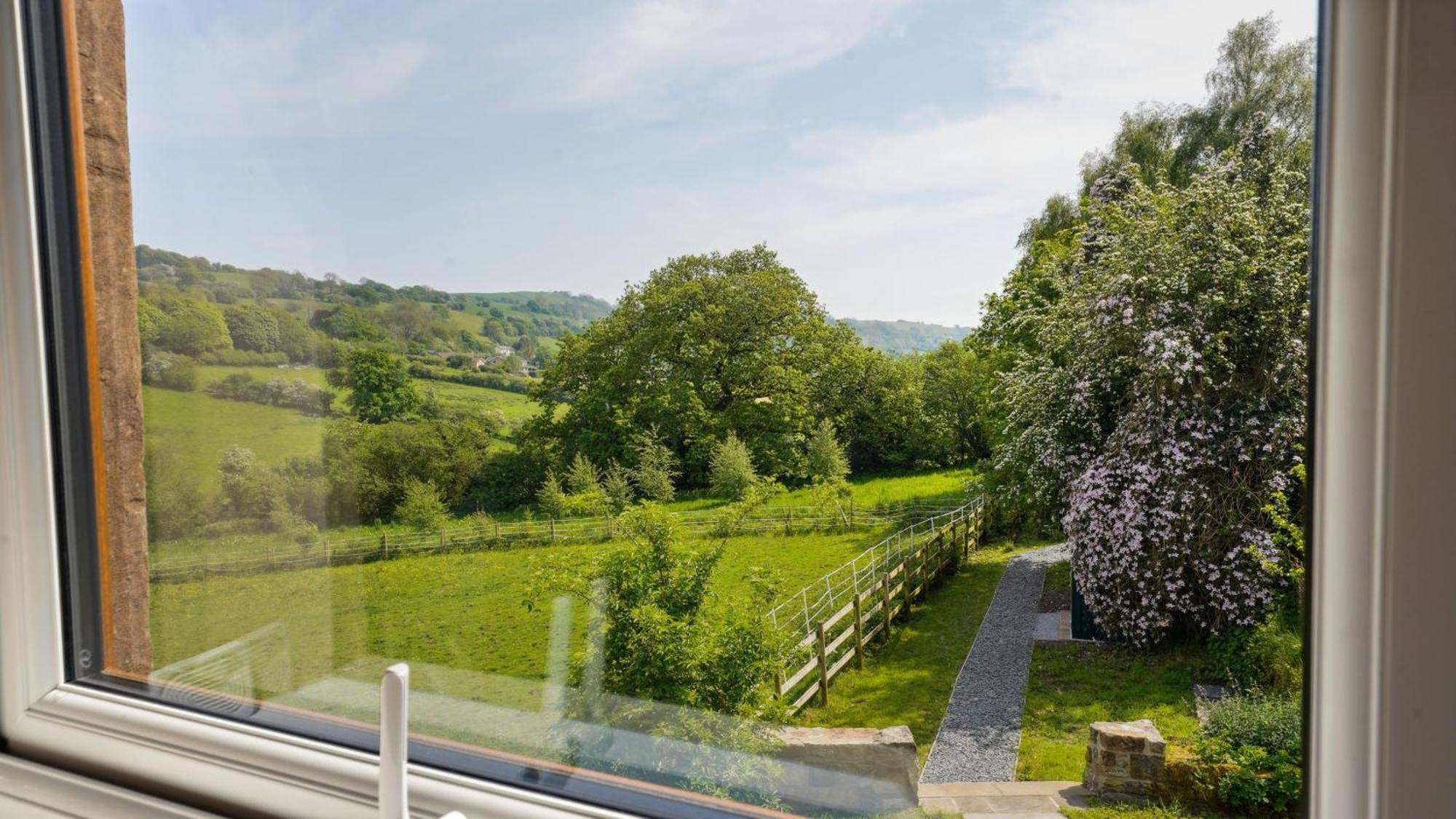 Tranquil Countryside Cottage For Two レクサム エクステリア 写真