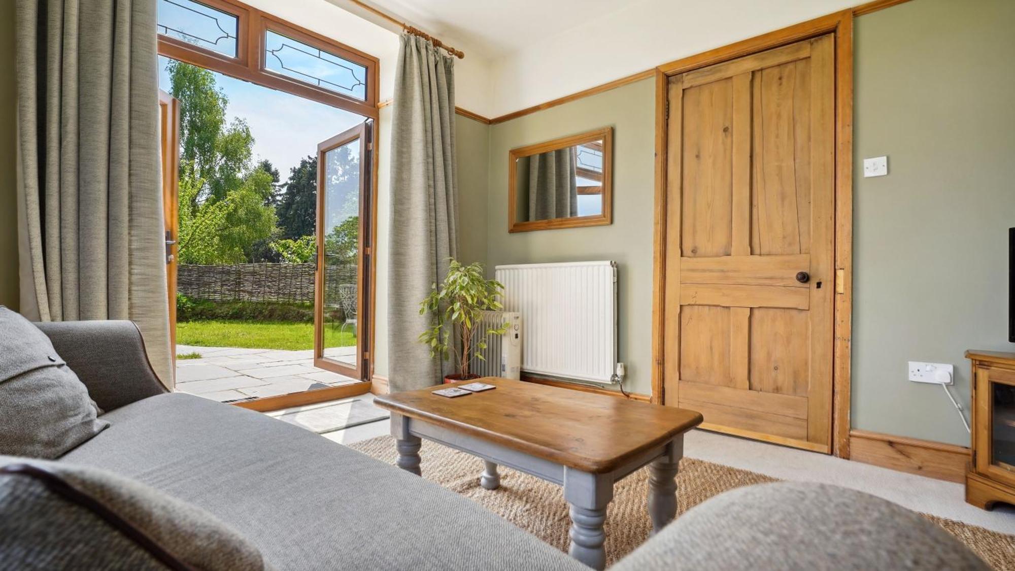 Tranquil Countryside Cottage For Two レクサム エクステリア 写真